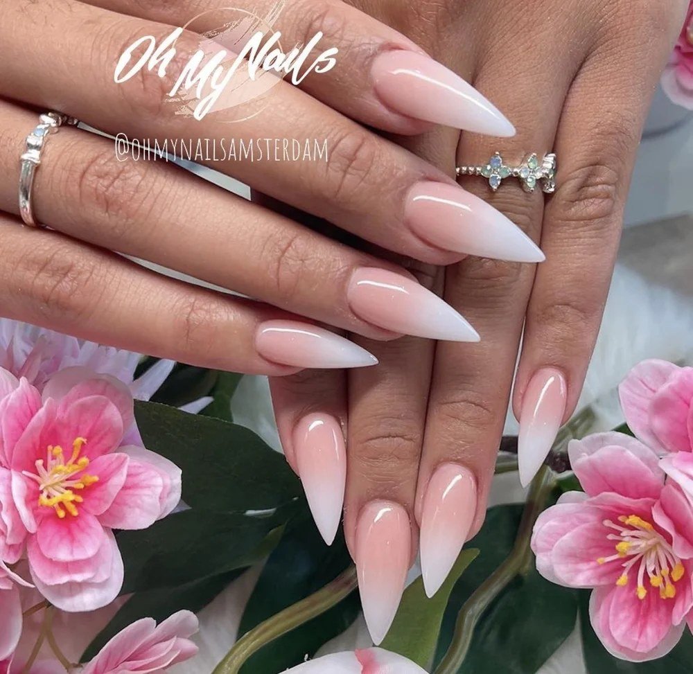 Zachte nude pink ombre nagels van Oh My Nails Amsterdam